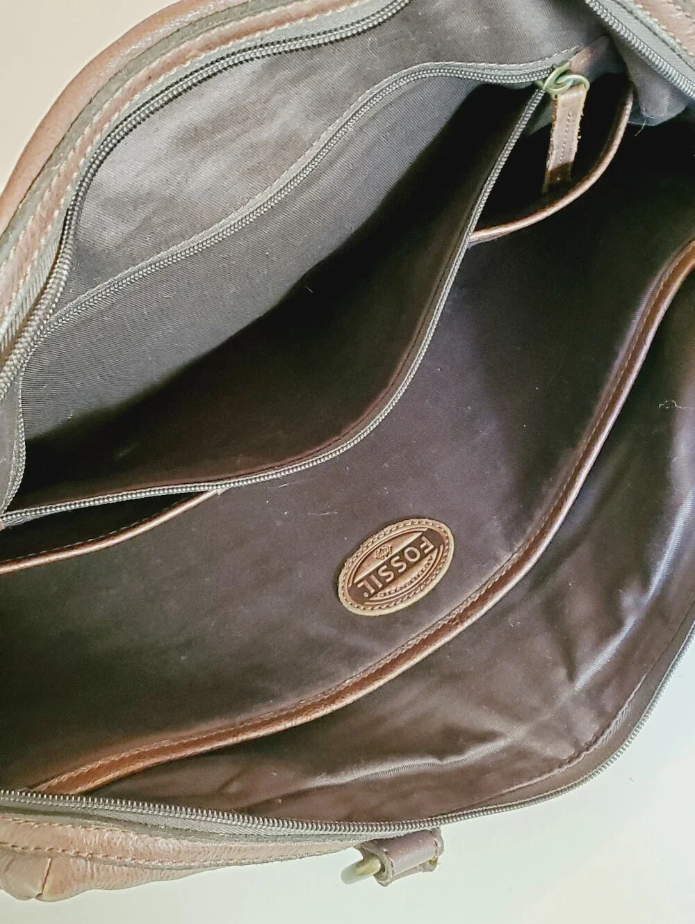 Fossil briefcase pre